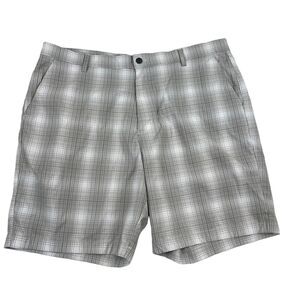 Chaps Golf 78 White Gray Plaid Performance Shorts Sz 42 Flat Front Stretch